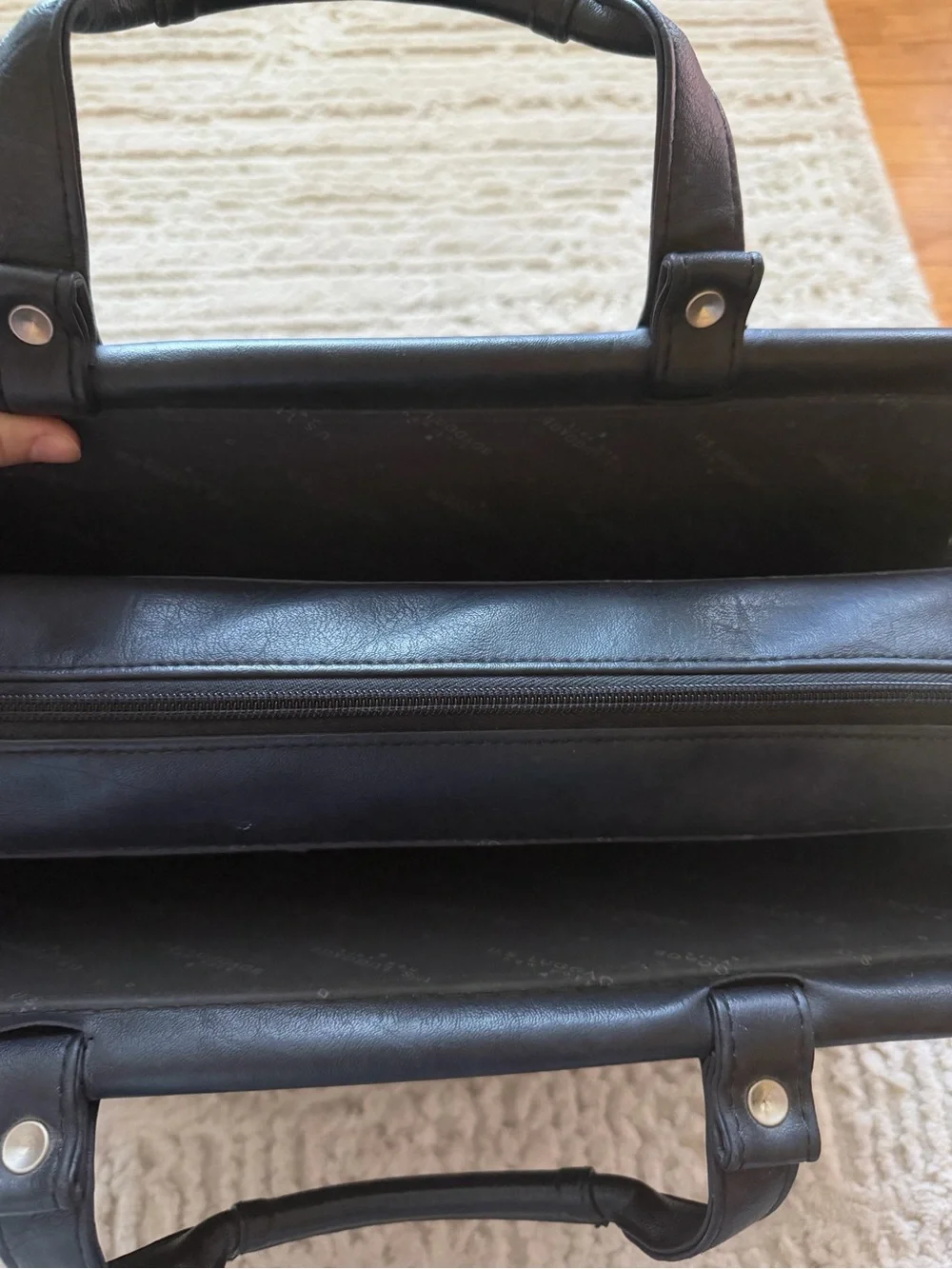 US Luggage New York Classic Black Leather Briefcase